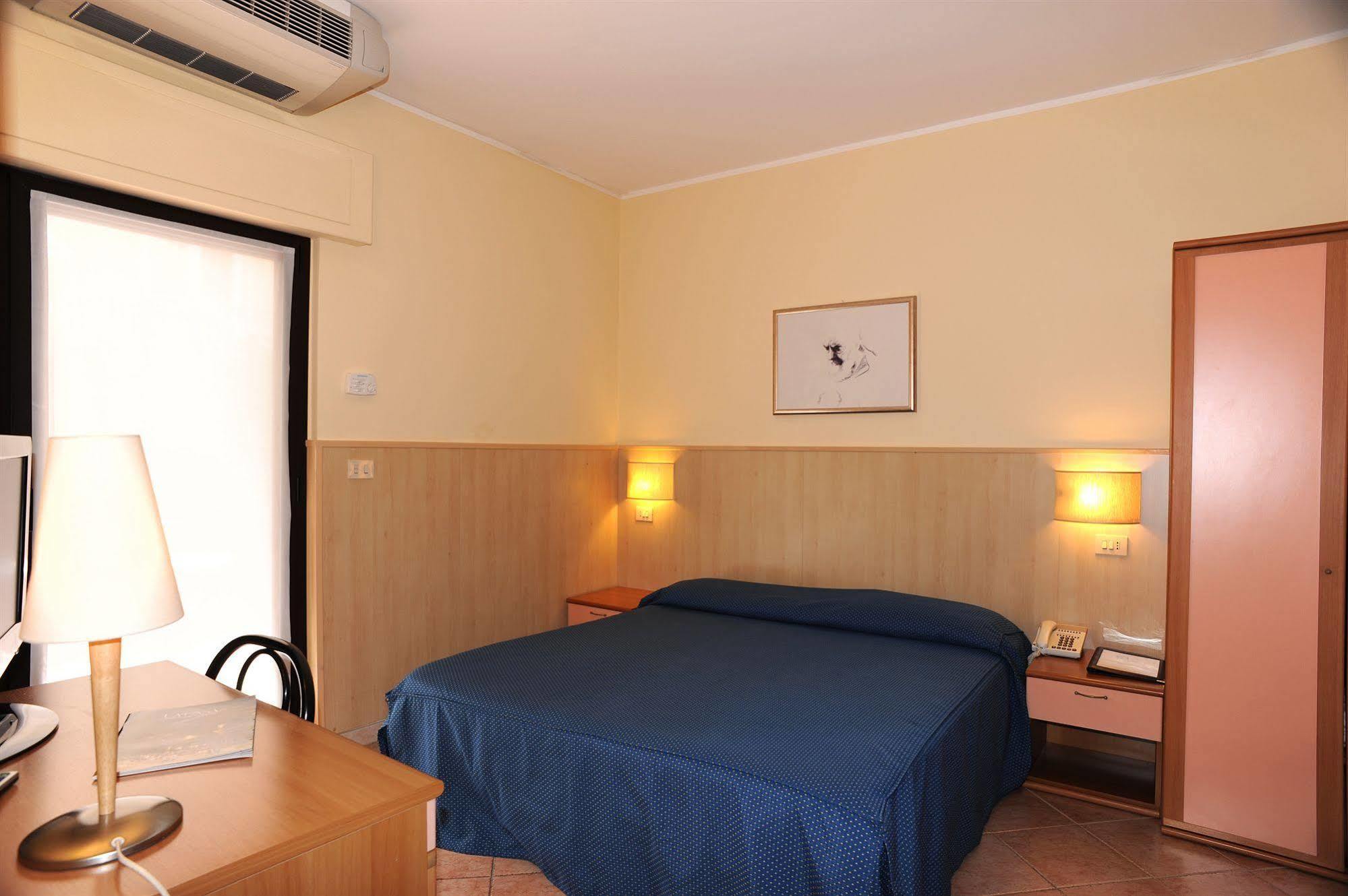Villa Santacroce ซานโจวานนี โรตอนโด ภายนอก รูปภาพ